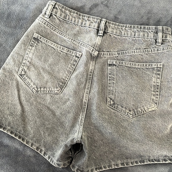 Zara shorts - Picture 3 of 3